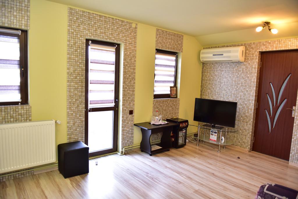 Pensiunea Dely_Cios Vălenii de Munte Exterior foto